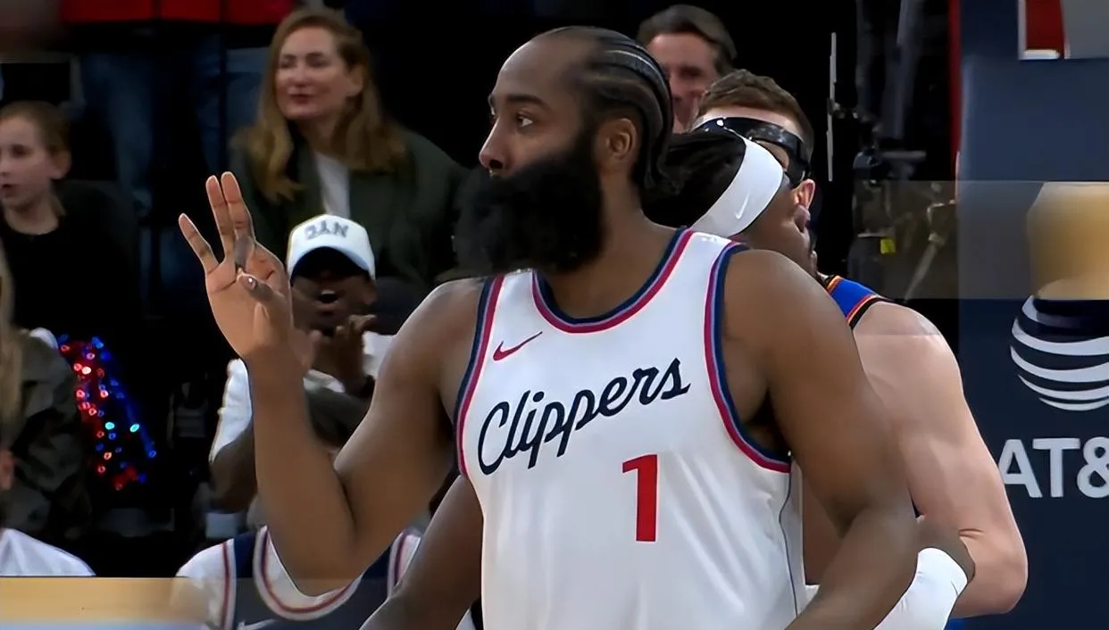 九游APP下载-哈登在比赛中受伤退赛，海港主帅表示担忧！(哈登在比赛中受伤退赛,海港主帅表示担忧了吗)